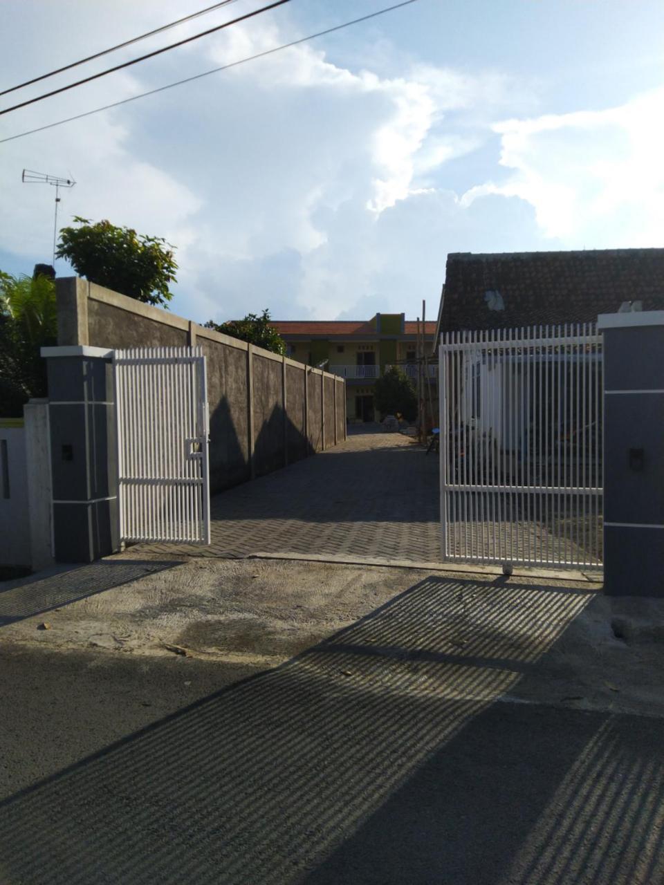 R3 Brawijaya Homestay Banyuwangi  Eksteriør bilde