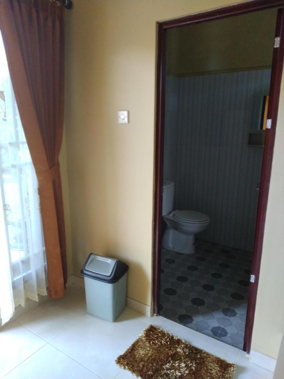 R3 Brawijaya Homestay Banyuwangi  Eksteriør bilde