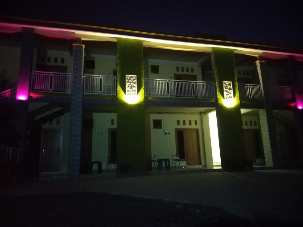 R3 Brawijaya Homestay Banyuwangi  Eksteriør bilde