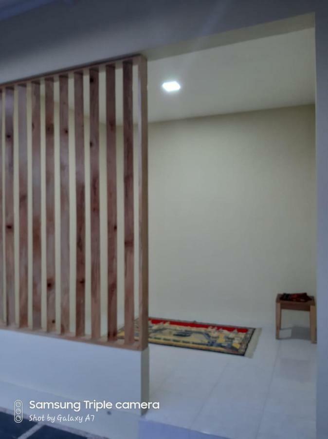 R3 Brawijaya Homestay Banyuwangi  Eksteriør bilde