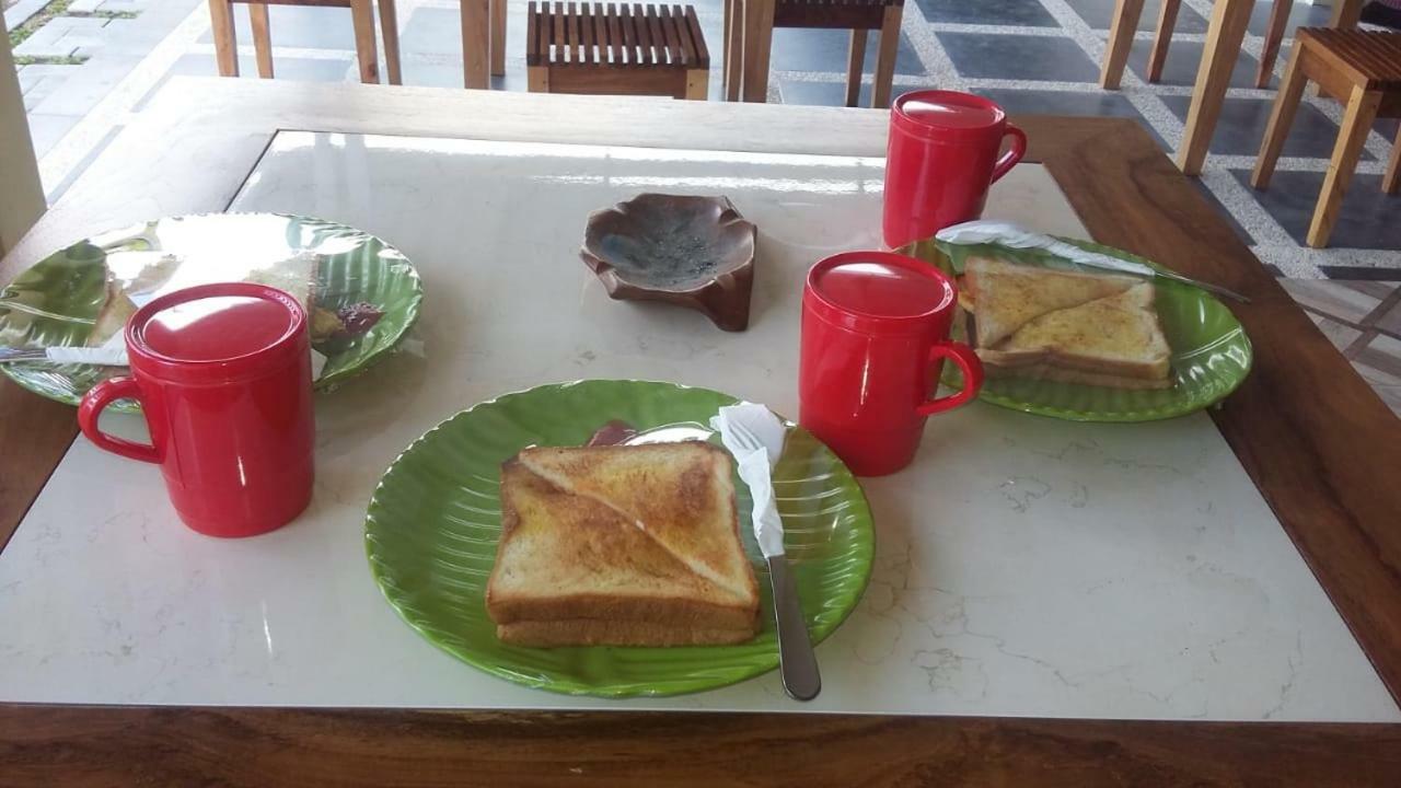 R3 Brawijaya Homestay Banyuwangi  Eksteriør bilde