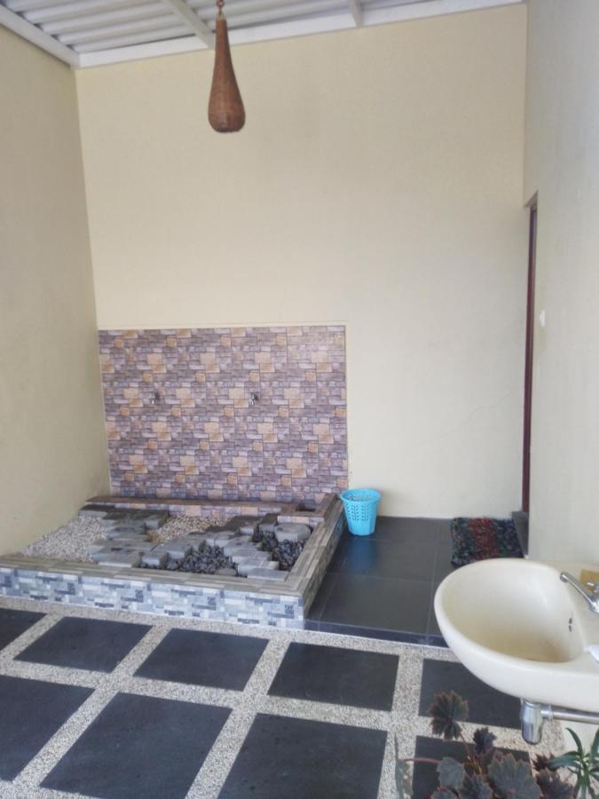 R3 Brawijaya Homestay Banyuwangi  Eksteriør bilde